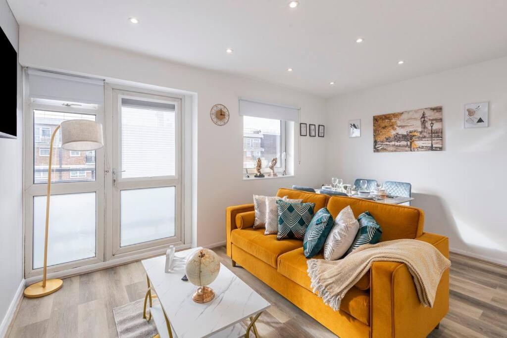 Shard View 2Br Next Tower Bridge Apartment London Exterior photo