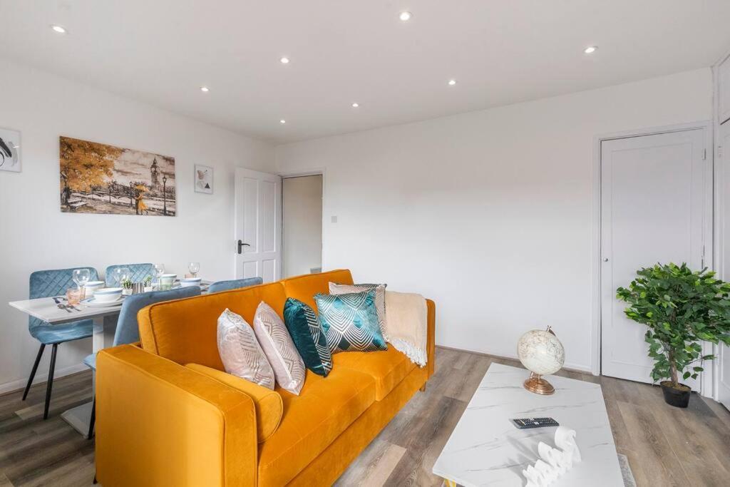 Shard View 2Br Next Tower Bridge Apartment London Exterior photo